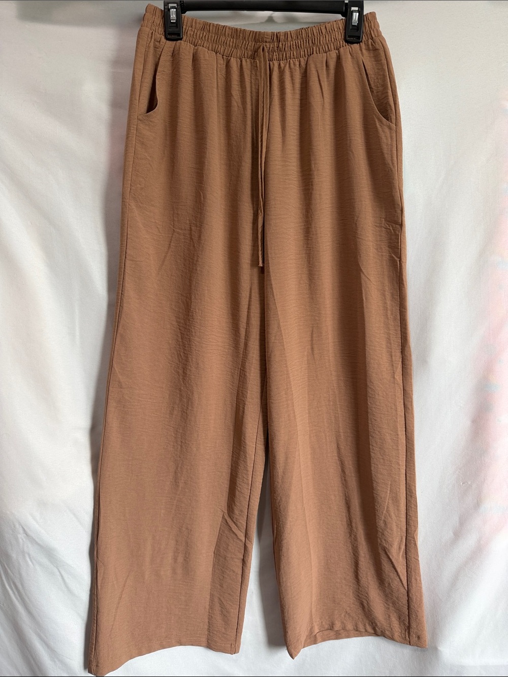 Relaxed Wide-Leg Drawstring Joggers in Brown